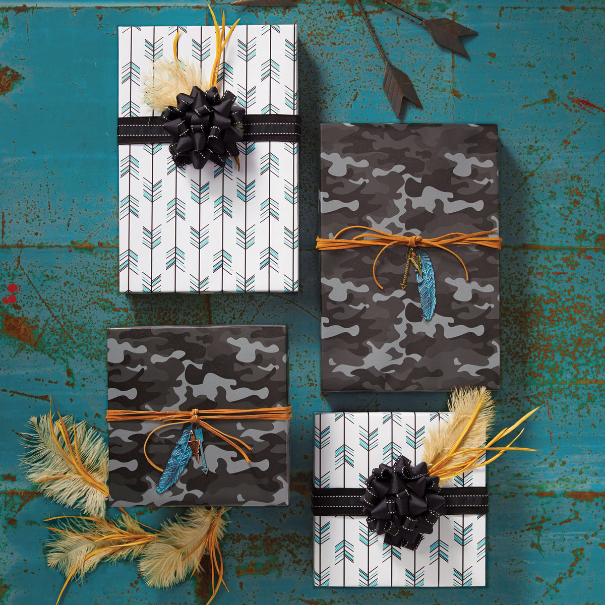 Hunter and Huntress Jumbo Reversible Roll Wrap
