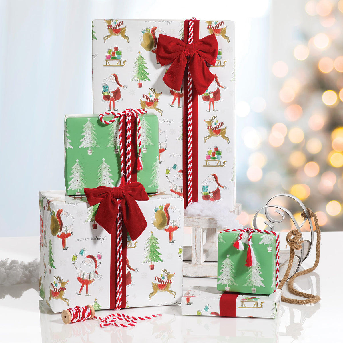 Happy Holiday Santa Jumbo Reversible Roll Wrap